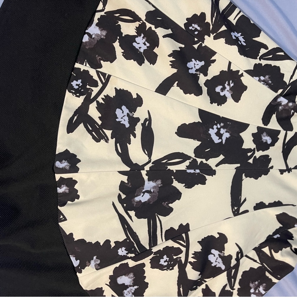 Julian Taylor Black and Cream Floral Midi Dress - Picture 3 of 16